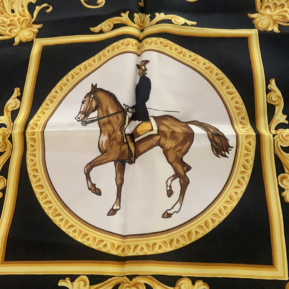 Vintage amazing design signed Erre silk equestrian square scarf rolled edges 29” - Picture 8 of 8